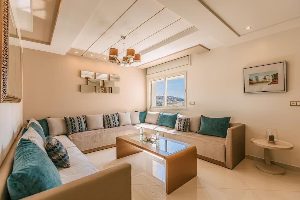Central 2-Bedrooms Near Beach & Dining Танжер Екстериор снимка