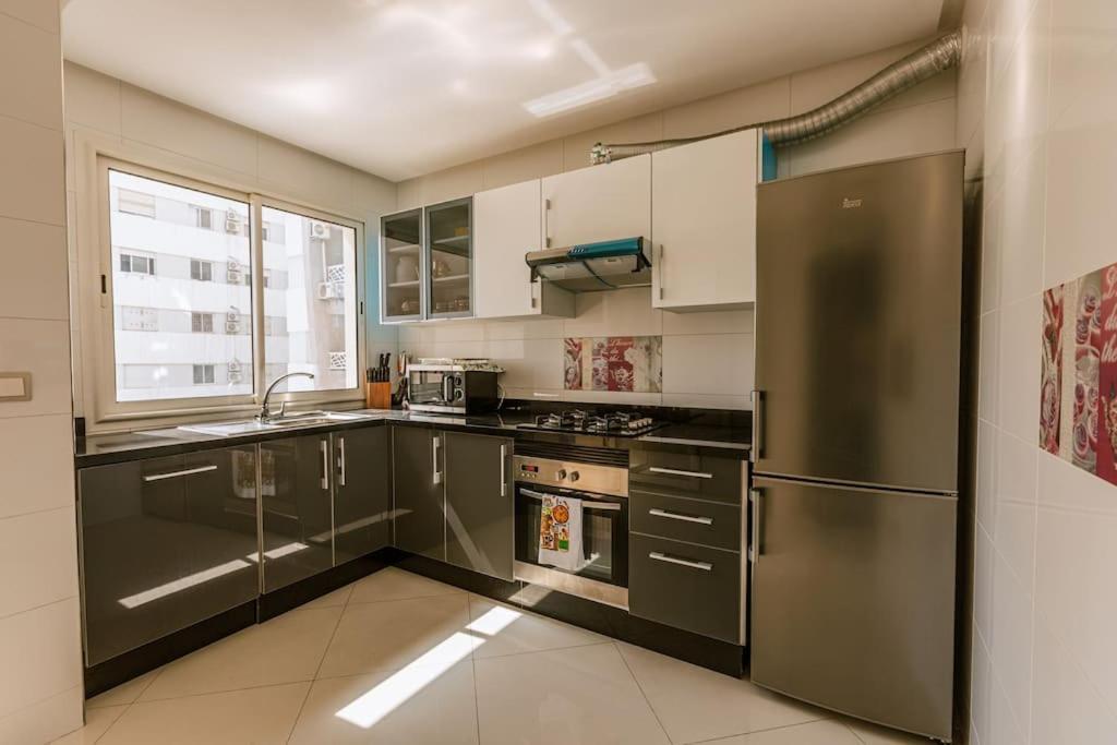 Central 2-Bedrooms Near Beach & Dining Танжер Екстериор снимка